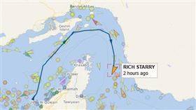 中國籍油輪「富星號（Rich Starry）」，今（14）日成功穿越荷莫茲海峽。（圖／翻攝自Vessel Finder官網）