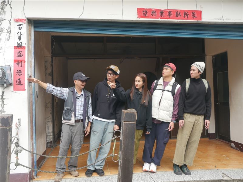 著名的傾斜屋（磁場屋）則是地層滑動的縮影，屋內因失衡感帶給觀者強烈的視覺衝擊 。（圖／三立永續辦公室提供）