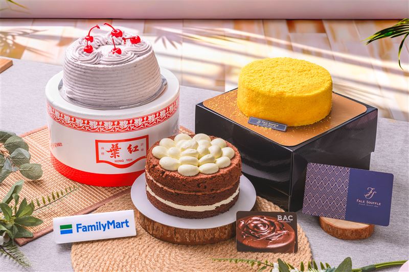 知名老店紅葉「芋泥布丁香草戚風蛋糕」、BAC「經典起士巧克力蛋糕」、Fale in Joy「原味舒芙蕾蛋糕」等，享指定商品3件92折。（圖／品牌業者提供）