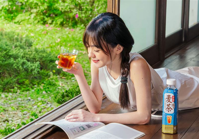 金車茶韻纖麥茶。（圖／品牌業者提供）