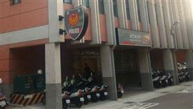 醉漢警局內攻擊所長，吃妨害公務官司判刑2月。（圖/翻攝南門派出所官網）