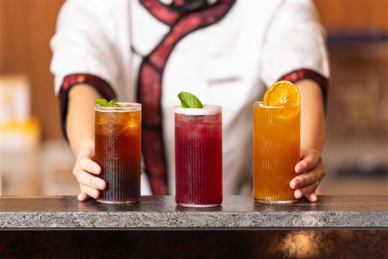 清爽系果茶系列飲品豐富用餐體驗。(圖/品牌業者提供)