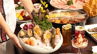 鼎王插旗信義ATT！新品麻辣霜淇淋免費吃