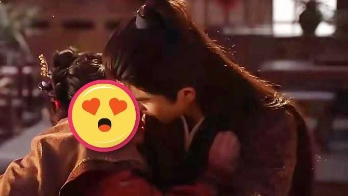 張凌赫「私自加戲」回吻,田曦薇羞澀被拍