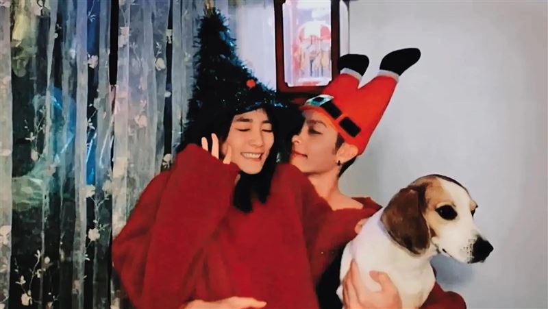 戀情曝光陷爭議 男星曬女友視角對決酸民