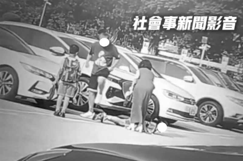台北信義區國父紀念館停車場，疑發生家長不當管教事件，該父親用腳狠踹孩子。（圖／翻攝社會事新聞影音）