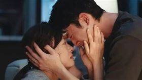 《危險關係》鍍金卡司孫儷與吳慷仁飆戲。（圖／翻攝自微博）