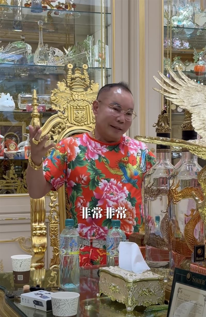 胡漢龑對於「坐板凳」引發的紛擾，也向拱天宮主委和總幹事致歉。（圖／翻攝自臉書「Benforce 本力」）