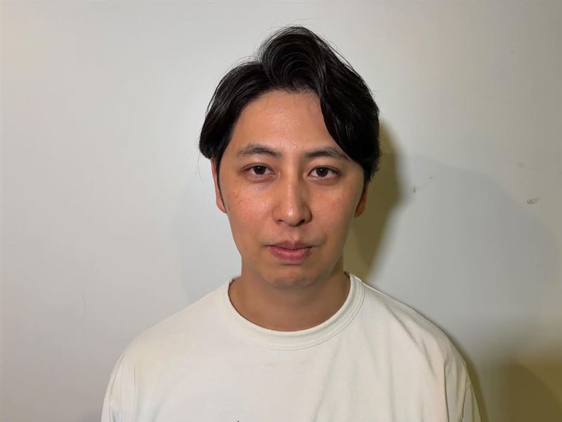 屋敷裕政驚恐反應曝光。(圖/翻攝自屋敷裕政IG)