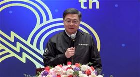 行政院長卓榮泰今（15）日出席出席台灣電力工會115年五一勞動節模範勞工表揚大會。(圖/翻攝畫面)