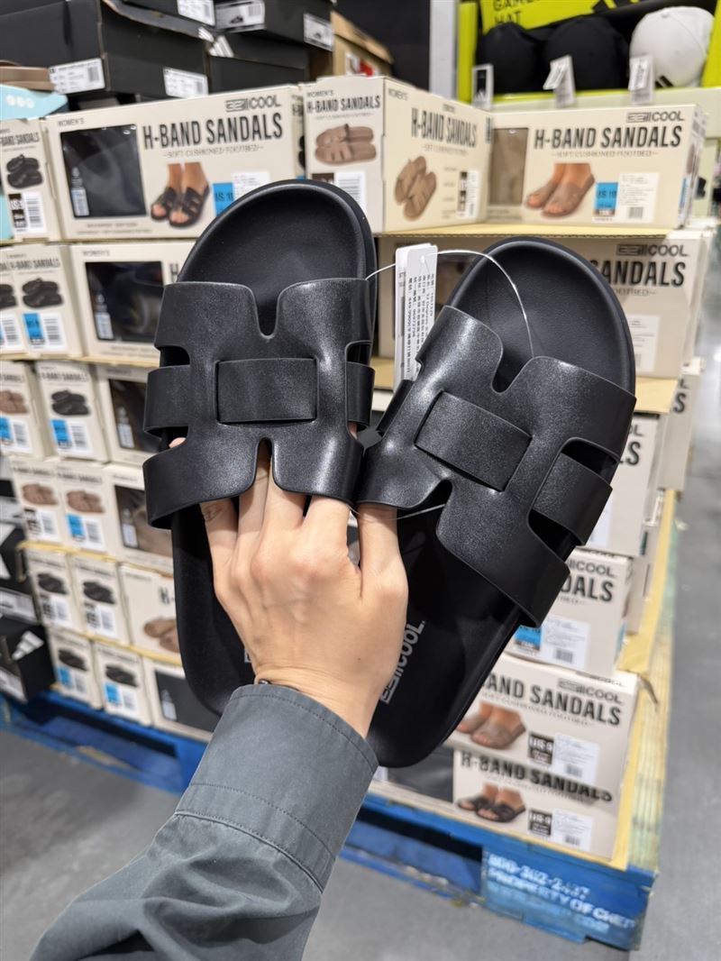 32 Degrees涼鞋主打輕盈不悶、鞋墊回彈佳,成為夏季熱門單品。(圖/民眾提供)