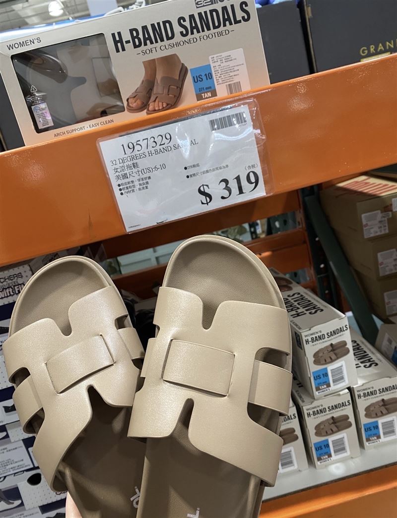 外型神似精品款的「32 Degrees涼鞋」一雙僅319元,被網友稱為高CP值單品。(圖/民眾提供)