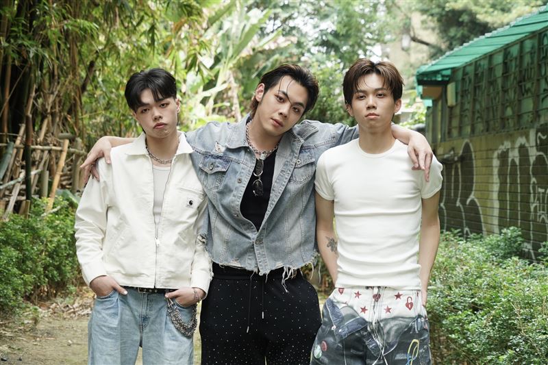 JJJ高嘉佑（左起）、2000WTX王泰翔、8lak張鈞大談感情經歷。（圖／記者趙于瑩攝影）