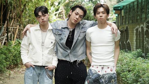 8lak刺初戀名字「隔天慘被綠」崩潰吐心聲