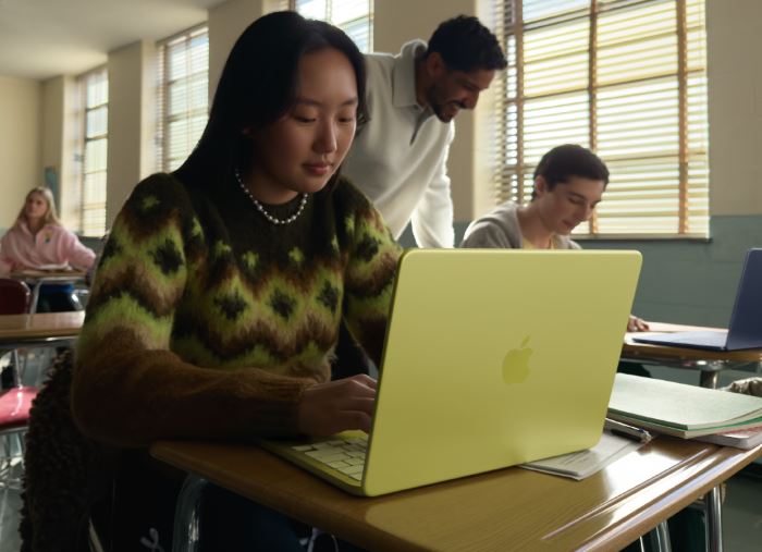 Apple MacBook Neo即日起於全台德誼數位門市開放預約。（圖／品牌業者提供）