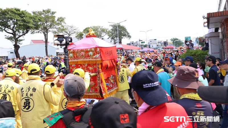 花700元報名有差？可領專屬週邊和將姓名登記疏文。(圖／記者鄭孟晃攝影）