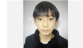 安達結希遺體尋獲地點緊鄰民宅與田野，警方拉起規制線嚴禁外人靠近，對死因細節三緘其口。（翻攝自網路）