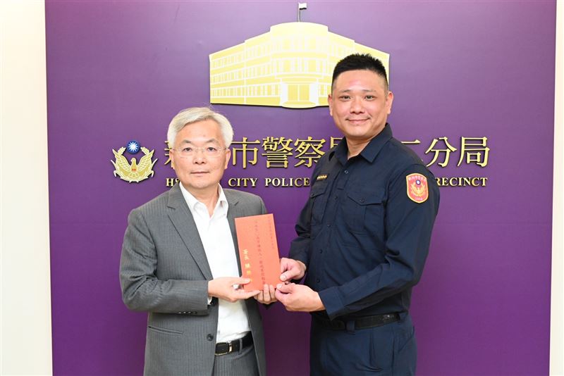 警政署長張榮興今（15日）南下慰勉。（圖／新竹市警察局提供）