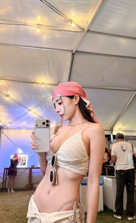 艾融露出姣好身材。（圖／翻攝自IG @irenelin0413）