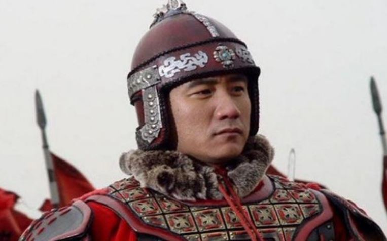 胡軍:霸氣外露卻帶稚氣。(圖/翻攝自微博)