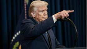 川普再度透過社群平台「真實社群」對教宗發動猛烈攻擊。（圖／白宮提供）