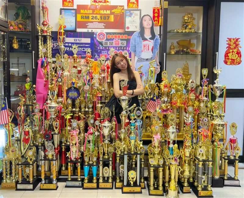 劉恩君10多年來斬獲超過百座冠軍獎盃。（圖／金牌娛樂／無限延伸音樂提供）