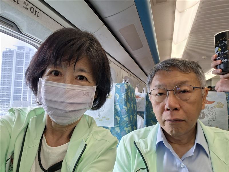 陳佩琪說,不知為何週二柯文哲被叫去換了一個新的電子腳鐐,從此就「再次」收訊不良。(圖/翻攝自陳佩琪臉書)