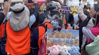 「10萬元裝備」背著進香　大咖女神也現身