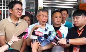 李貞秀昨天才爆哭說不要為難柯文哲，結果柯文哲今被問到李貞秀，勸對方安靜一陣子（圖／翻攝畫面）