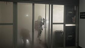 快訊／大葉大學驚傳火警！觀光餐旅大樓B2濃煙狂竄　消防救援中（圖／民眾提供） 