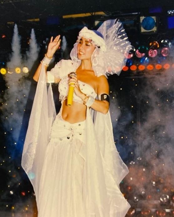 藍寶石歌廳年代噴火女神們曝光，陳美鳳、白冰冰、崔苔菁、朱慧珍、羅霈潁震撼全台。（圖／翻攝自陳美鳳臉書）