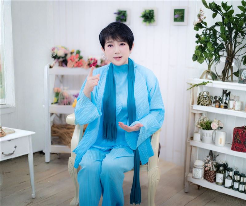 周思潔「換個角度聊」單元,深入剖析豐原五口命案。(圖/翻攝自周思潔臉書)