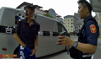 苗栗男持菜刀街頭趴趴走！民眾嚇壞狂逃竄