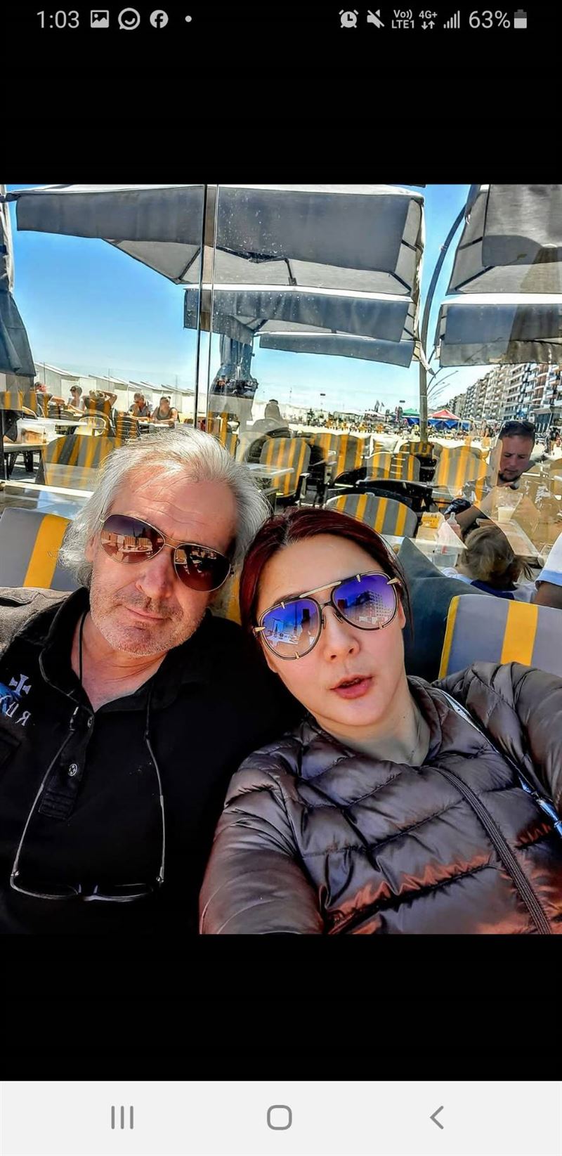 林鳳英跟老公很恩愛。(圖/翻攝自臉書)