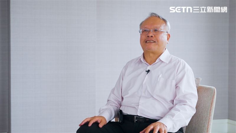 靠輕便雨衣翻身成大老闆，葉宗林身上沒有一點架子，非常親切，言談中滿是謙卑與感恩。（圖／記者戴華辰攝影）