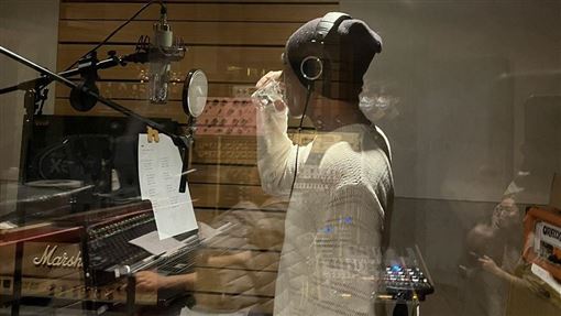 莊凱勛錄音室「喝高粱」金曲歌王點頭放行