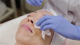 瘋海外整形卻爛鼻、糾紛頻傳！ 許英哲提「3大」考量、這「條件」務納入。（圖／醫健新聞網提供） 