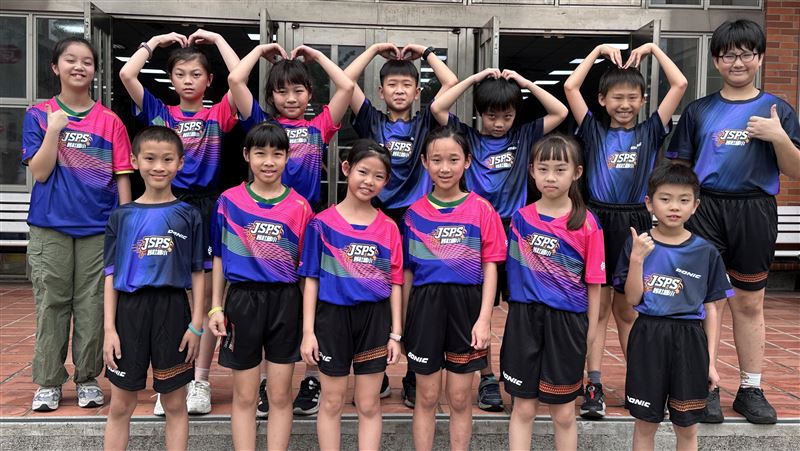 企業暖心回饋 贊助竹市舊社國小全新球衣