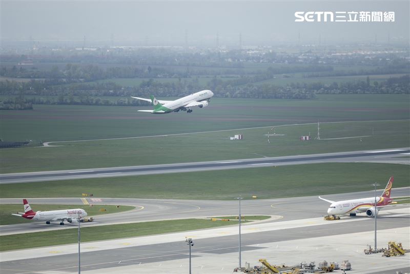 長榮航空表示，維也納航線早期以旅遊為主，商務旅客約占3成、旅遊約7成，如今已轉為商務與觀光各約5成，且亞洲與歐洲客源比例也接近50比50，顯示航線發展趨於成熟穩定。（圖／記者李育道攝影）