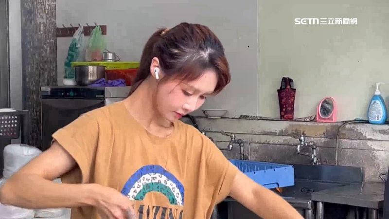 撞臉明星爆紅!「炸醬麵界邵雨薇」成嬌點