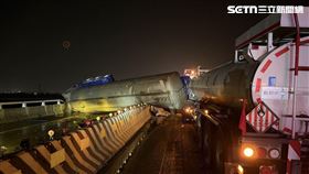 台61,中彰大橋,車禍,翻車,雙向封閉（圖／翻攝畫面）