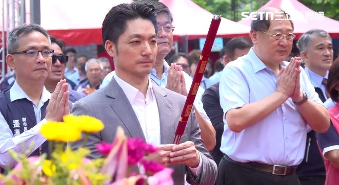 蔣萬安身世之謎，一直是政治名嘴討論的焦點。圖為蔣萬安出席CF720區段標工程開工動土典禮。（圖／翻攝畫面）