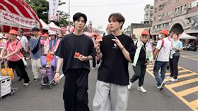 Bii畢書盡、郭家瑋首次前進北港進香為信眾應援。（圖／索尼音樂提供）