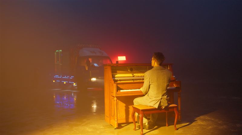 茄子蛋阿斌為電影獻唱。（圖／環球音樂提供）