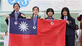 我國歐洲女子數學奧林匹亞競賽傳捷報，共獲2銀1銅國際排名第13名。（圖／教育部提供）