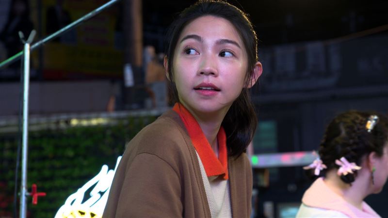 藍葦華、曾智希、徐千京領軍現身，吸引民眾圍觀。（圖／民視提供）