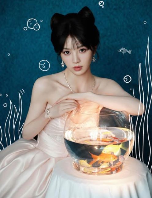 田曦薇時裝比古裝更美。（圖／翻攝自微博）