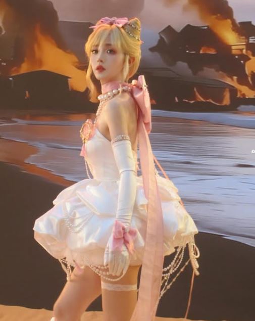 很難想像原來田曦薇時裝這麼潮。（圖／翻攝自微博）