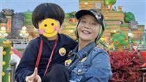 大咖女星曬母子照　狂換3帽網揪不對勁
