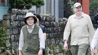 蔡英文揪谷立言爬山：台美是攀登山頂夥伴